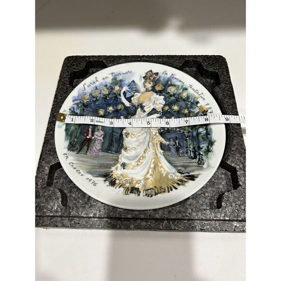 Henri D’ Arceau L & Fils Limoges France “Sarah En Tournure” Collector Plate 1976 - Picture 5 of 7